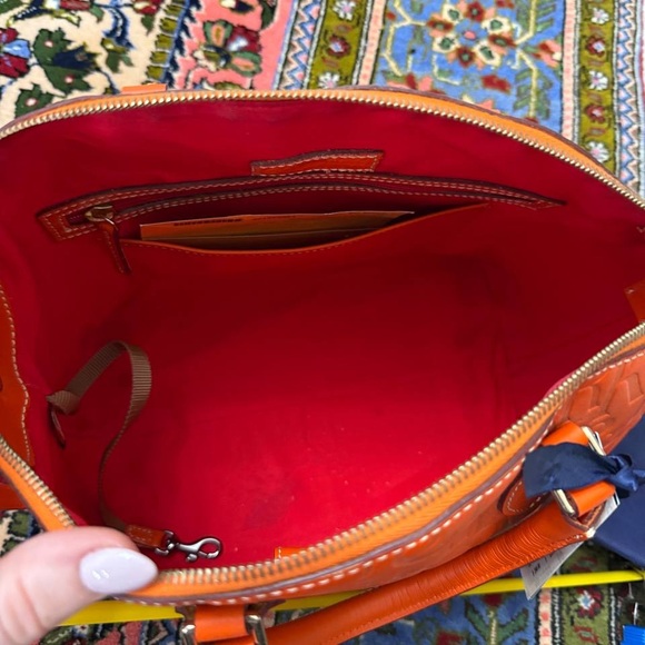 Rare Dooney & Bourke Retro Grafica Domed Satchel NWT - Picture 4 of 4